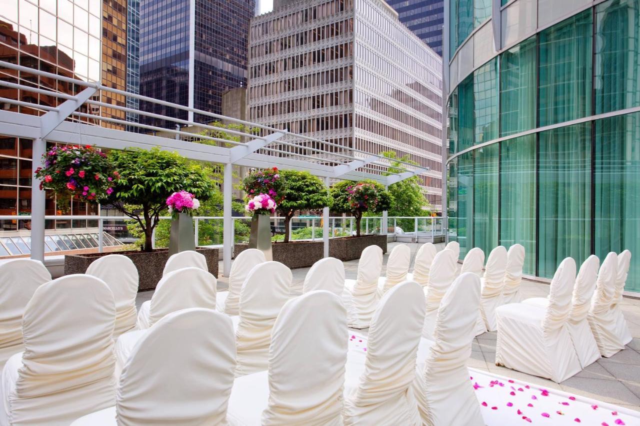 Vancouver Marriott Pinnacle Downtown Hotel Exterior photo