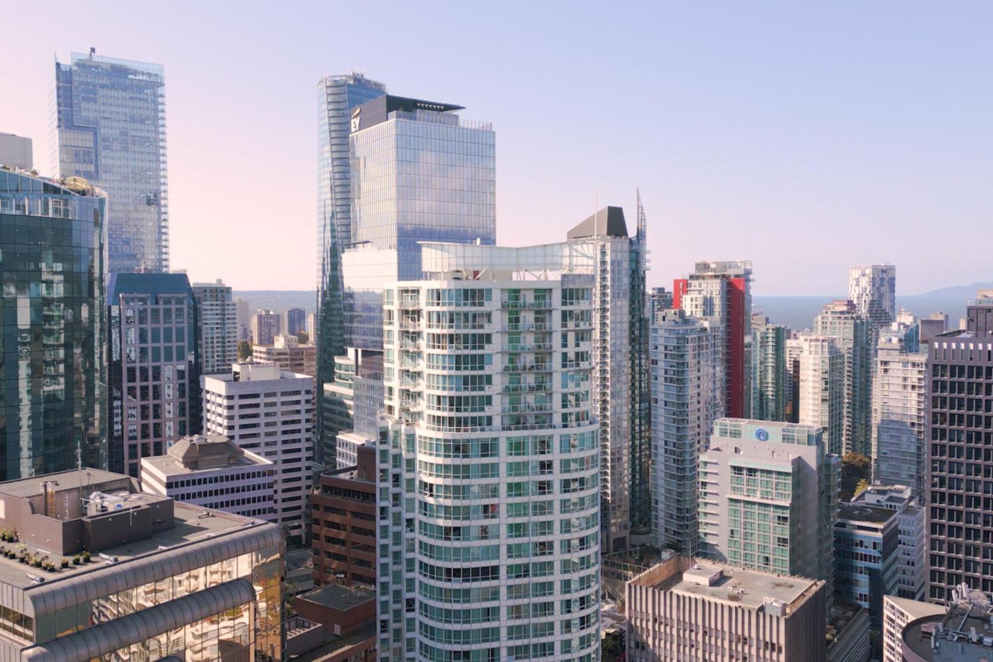 Vancouver Marriott Pinnacle Downtown Hotel Exterior photo